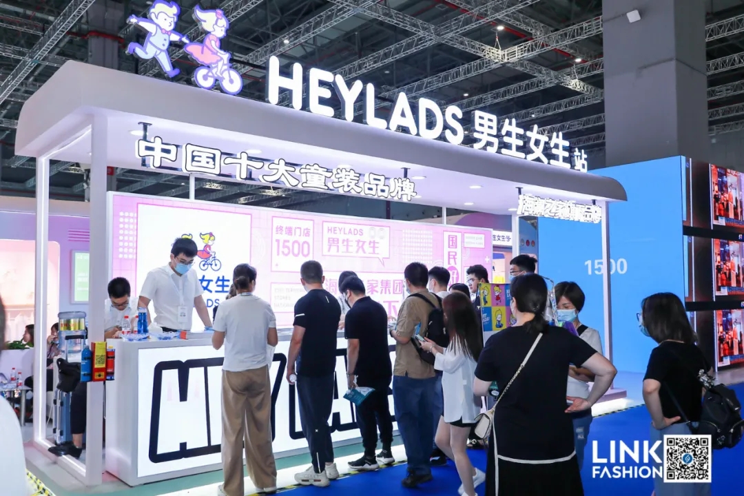 男生女生展臺設計.jpg
